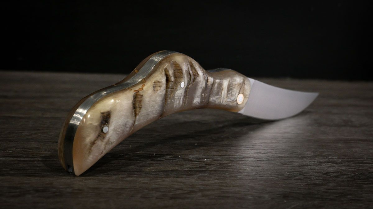 Couteau pliant artisanal en corne de bélier